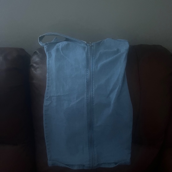 Clothes - Picture 10 of 16